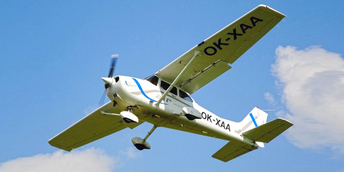 Pilotem na zkoušku Opilotujte si alespoň na chvíli svoje letadlo a zažijte pod vedením zkušeného instruktora z Letecké společnosti Xair pocity skutečného pilota nejen ve vzduchu, ale i na zemi.