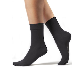 GINA dámské ponožky klasické, bezešvé, jednobarevné Bambusové ponožky 82003P  - černá  38/41